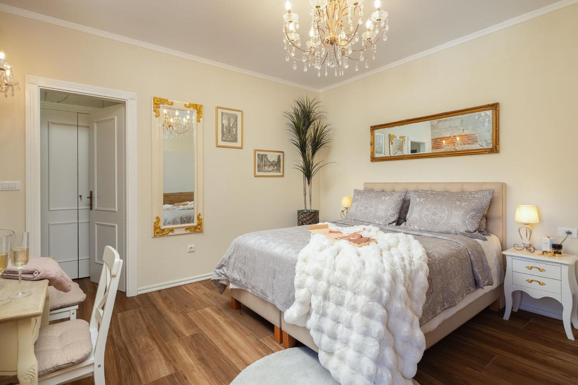 Luxury & - Riva & Sea View In Diocletian Palace * Split