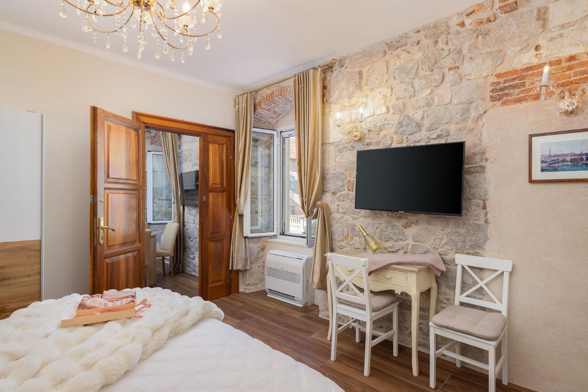 Luxury & - Riva & Sea View In Diocletian Palace *