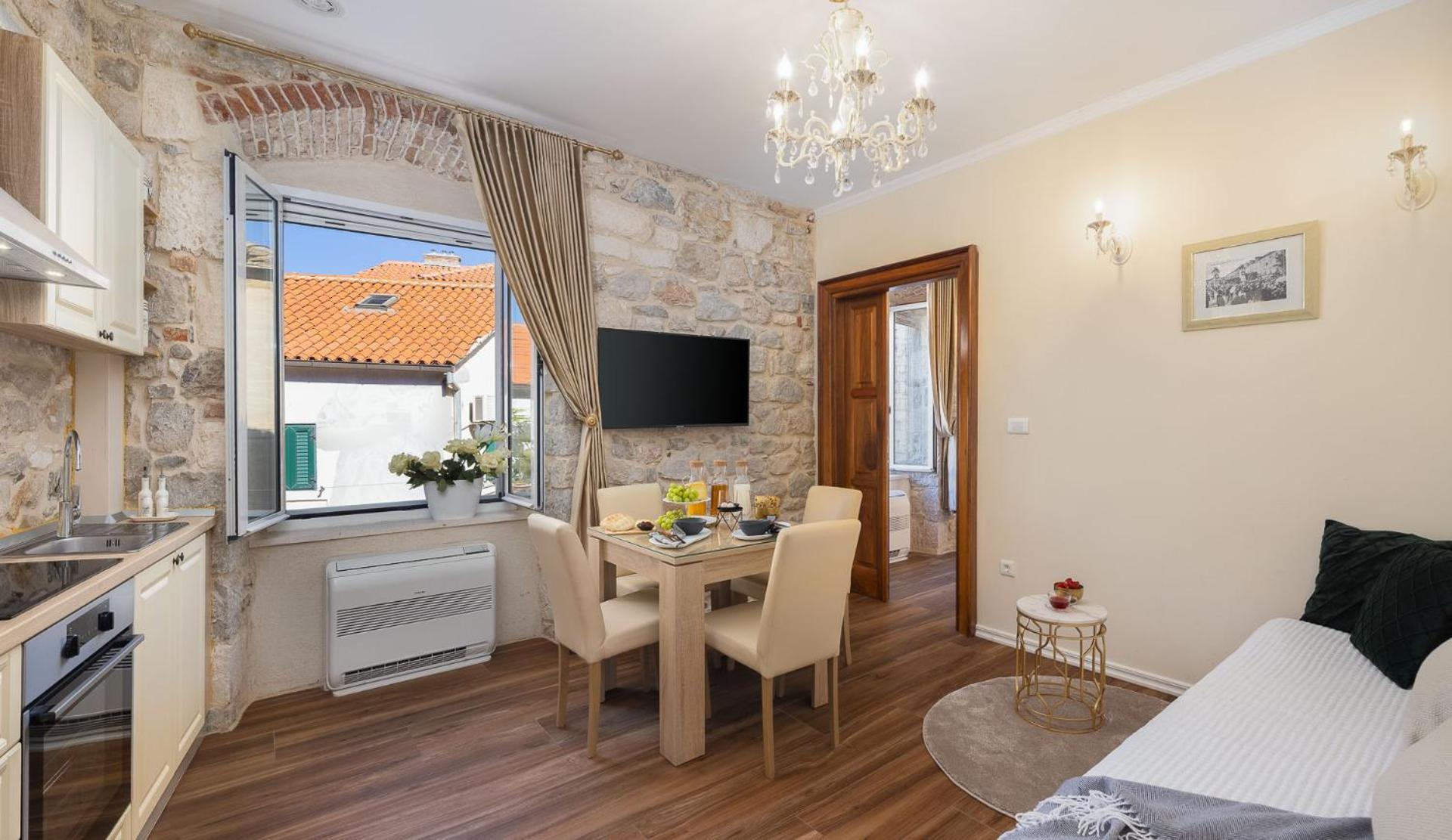 Luxury & - Riva & Sea View In Diocletian Palace Penzion *