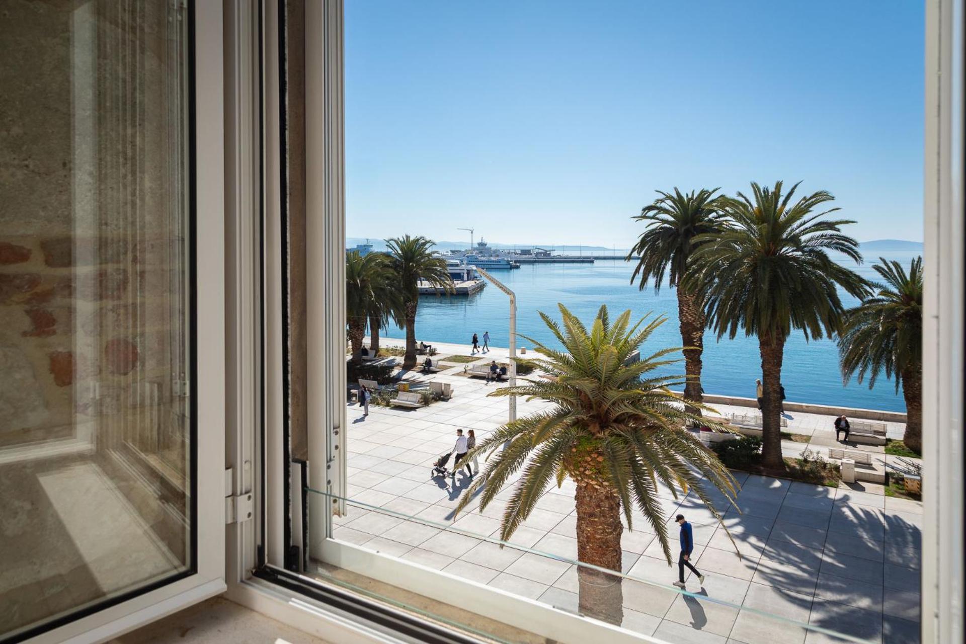 Luxury & - Riva & Sea View In Diocletian Palace Split