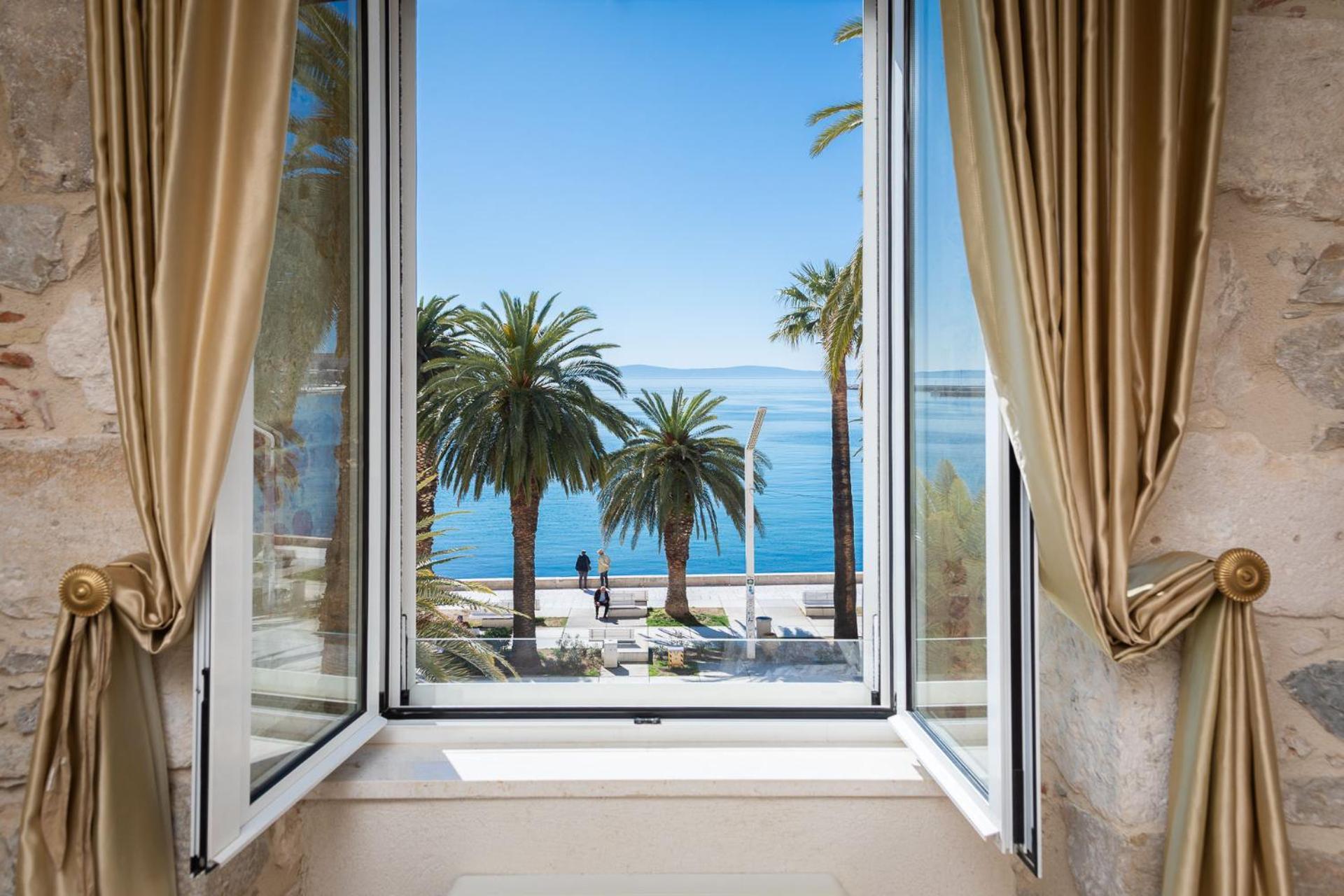 Luxury & - Riva & Sea View In Diocletian Palace