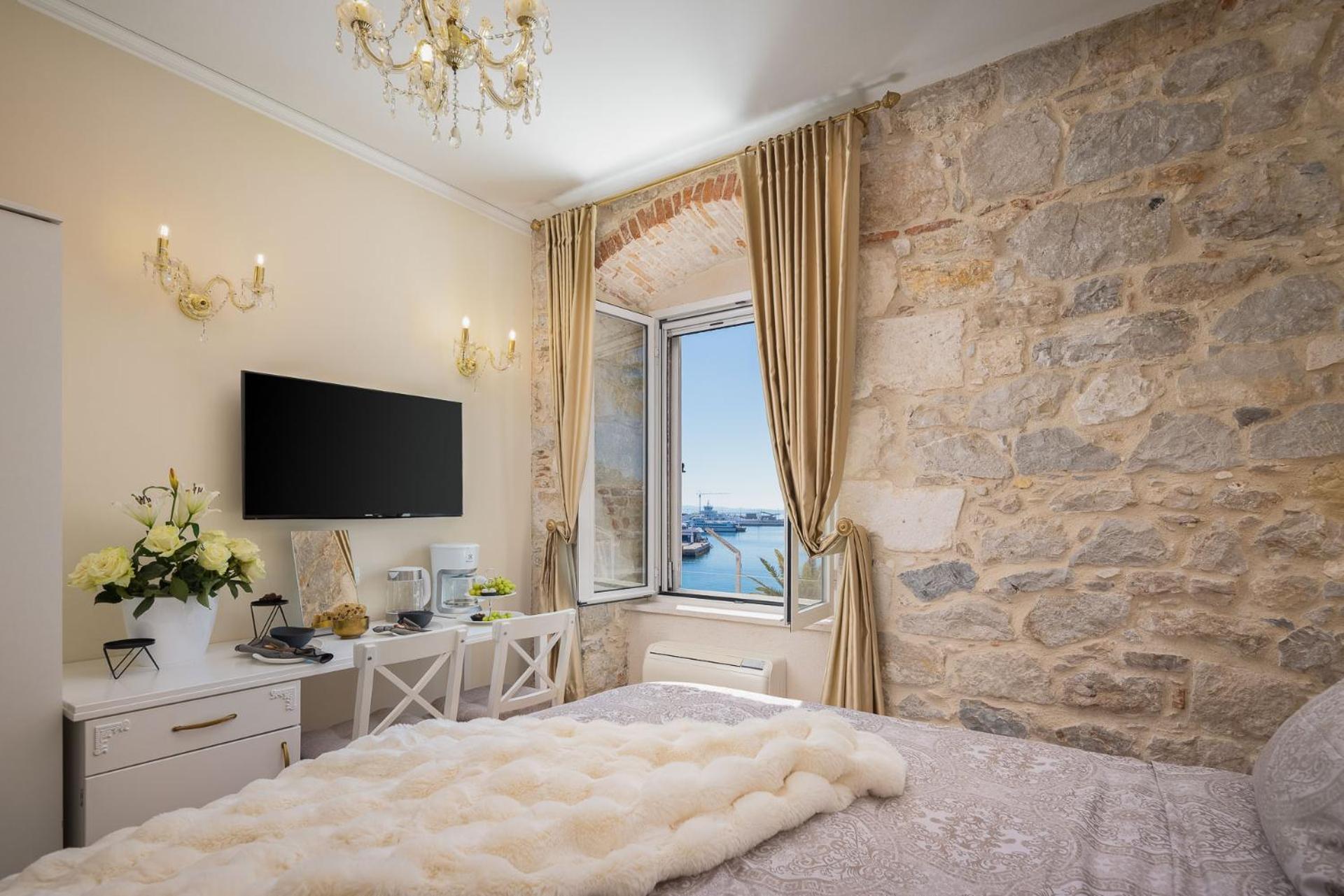 Penzion Luxury & - Riva & Sea View In Diocletian Palace