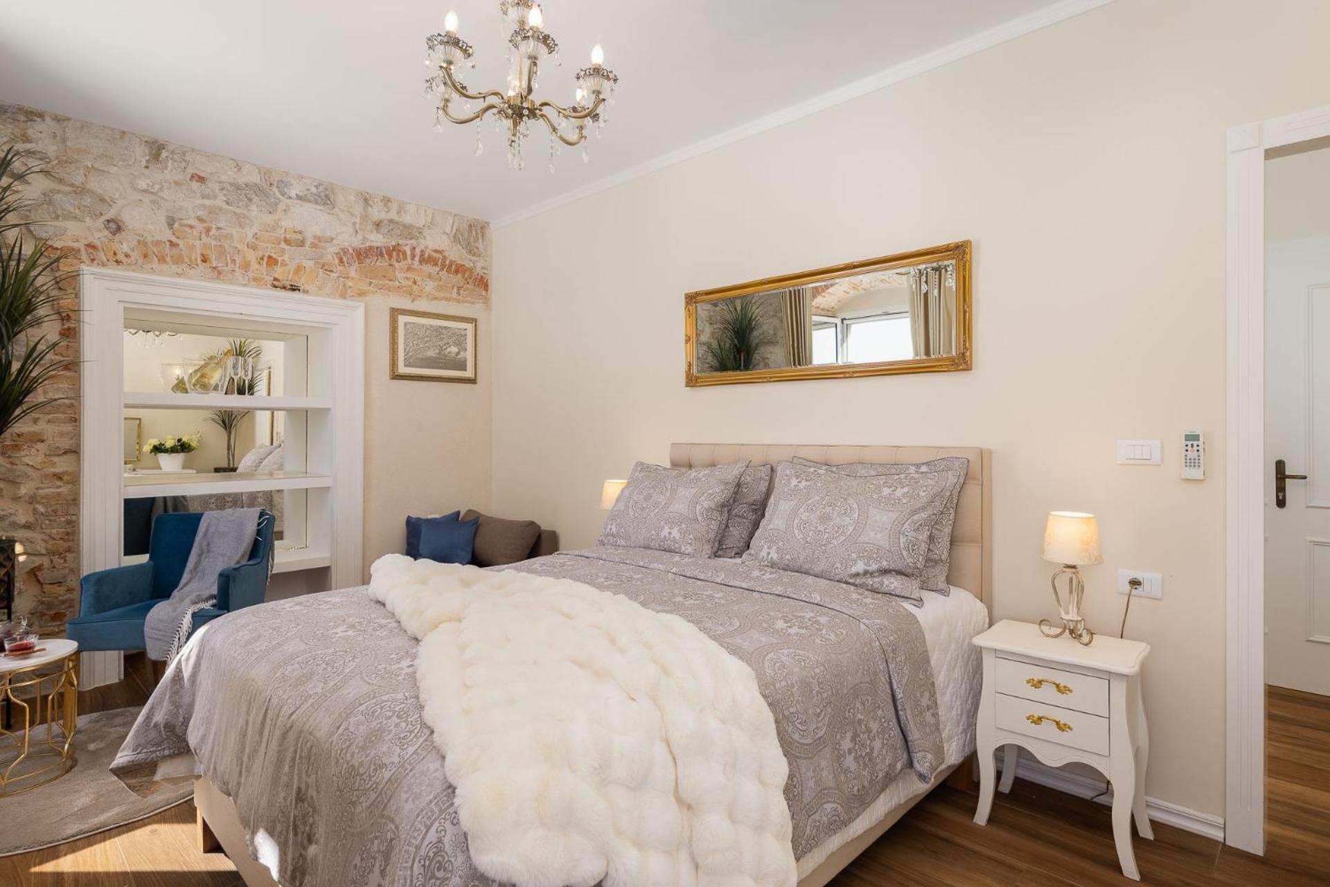 Luxury & - Riva & Sea View In Diocletian Palace Penzion