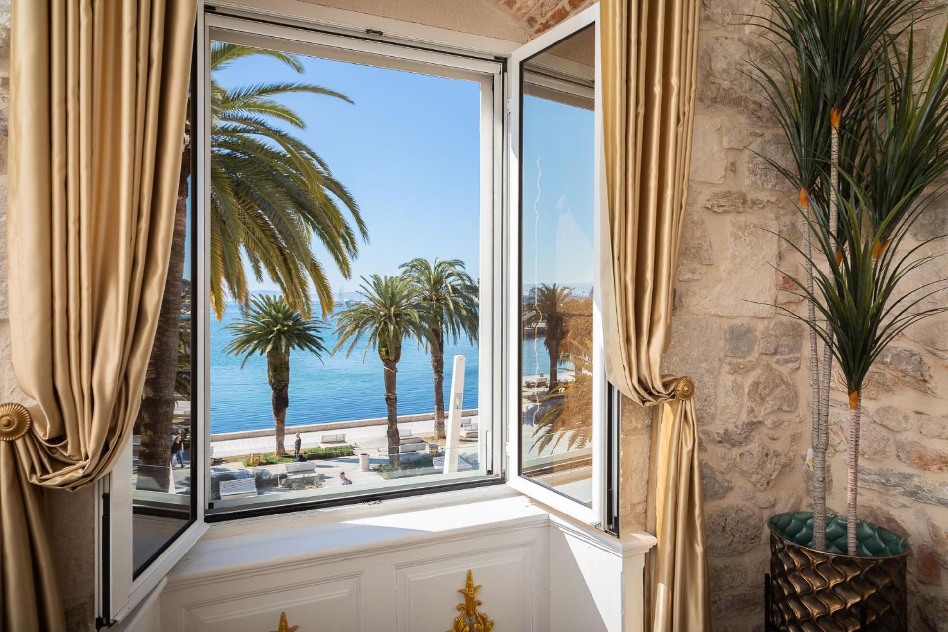 Penzion Luxury & - Riva & Sea View In Diocletian Palace