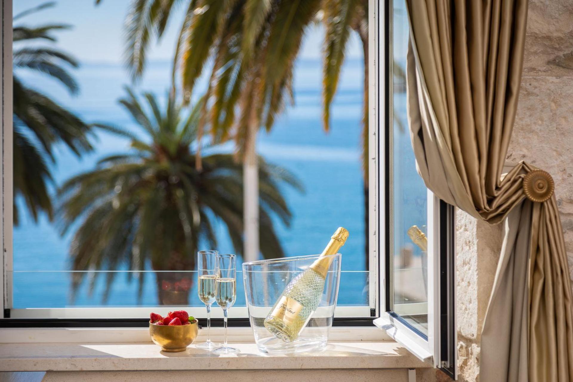 Penzion Luxury & - Riva & Sea View In Diocletian Palace