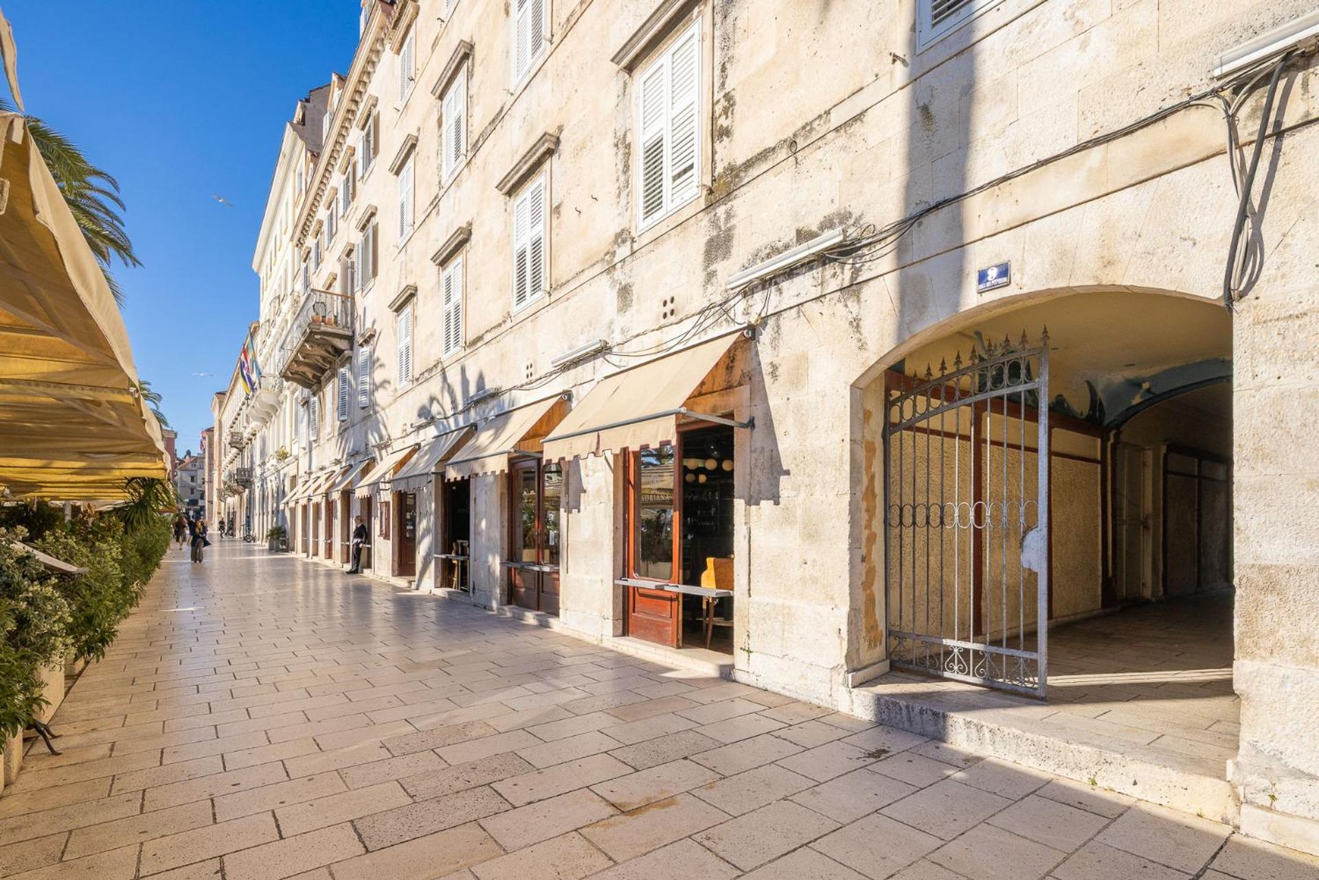 Luxury & - Riva & Sea View In Diocletian Palace Penzion