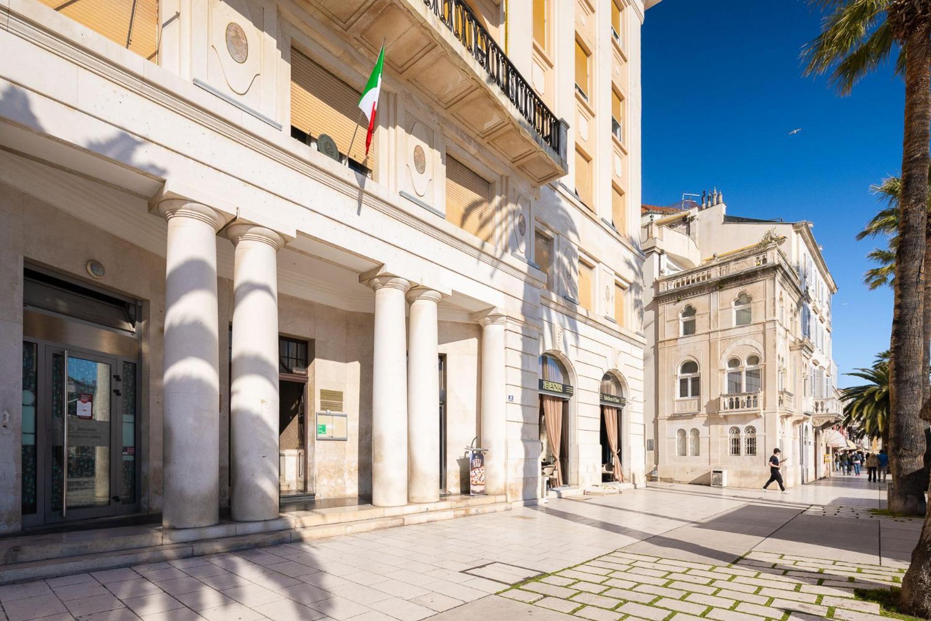 Luxury & - Riva & Sea View In Diocletian Palace Split