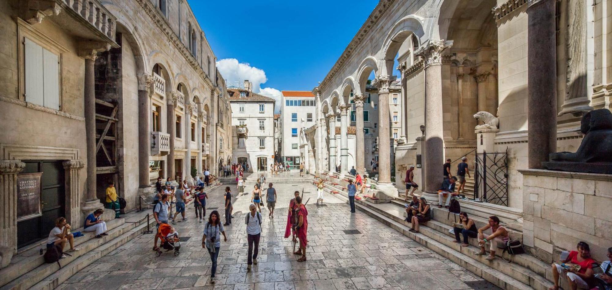 Luxury & - Riva & Sea View In Diocletian Palace Split